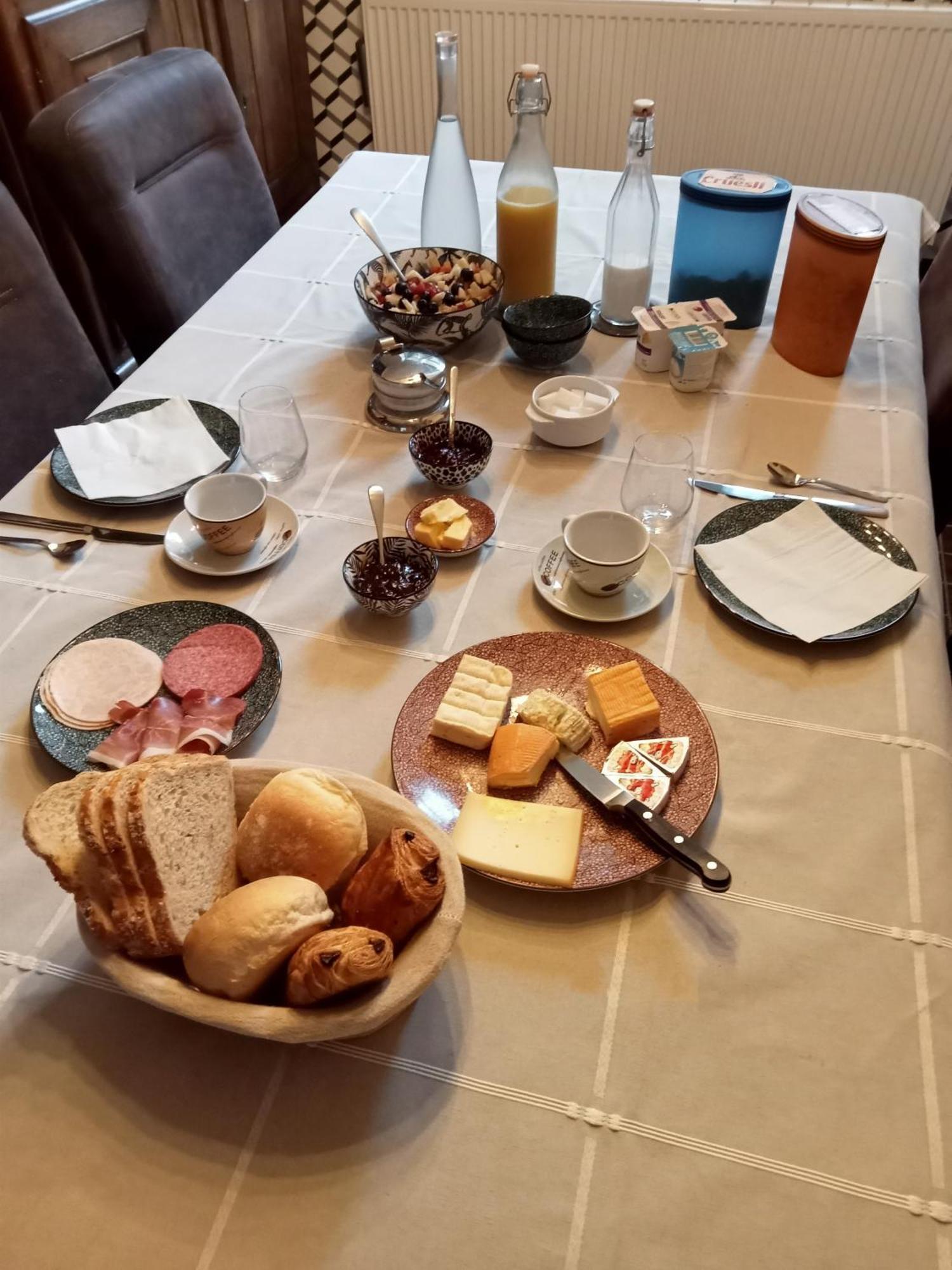 Bed and Breakfast Couque Cuivree II Динан Экстерьер фото